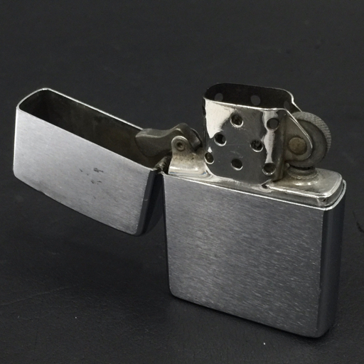 ZIPPO 1976年製 オイルライター 喫煙具 喫煙グッズ シルバーカラー